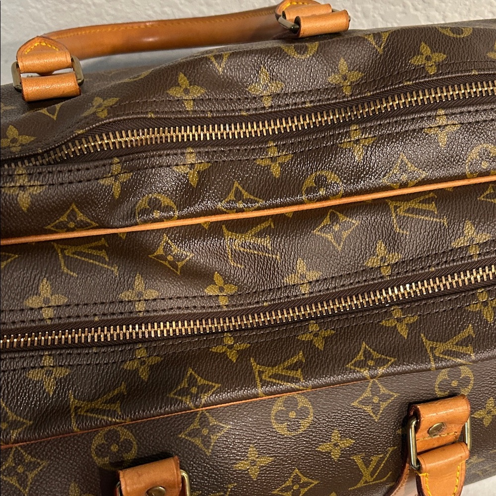 Kabul leather travel bag
Louis Vuitton Brown and Tan - Picture 12 of 17
